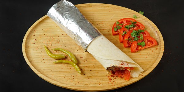 Lülə kabab lavaşda